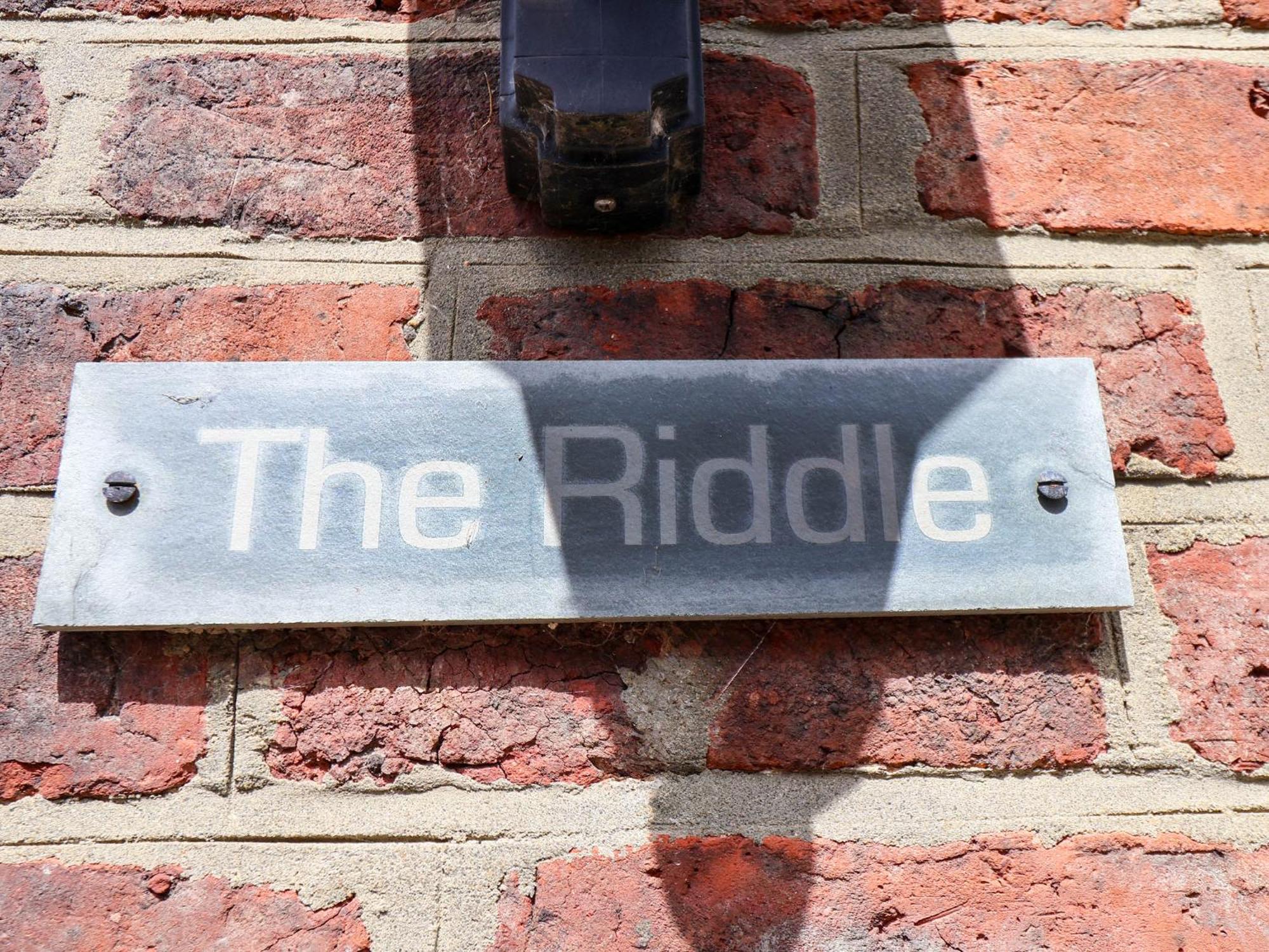 ウィットビー The Riddleヴィラ エクステリア 写真